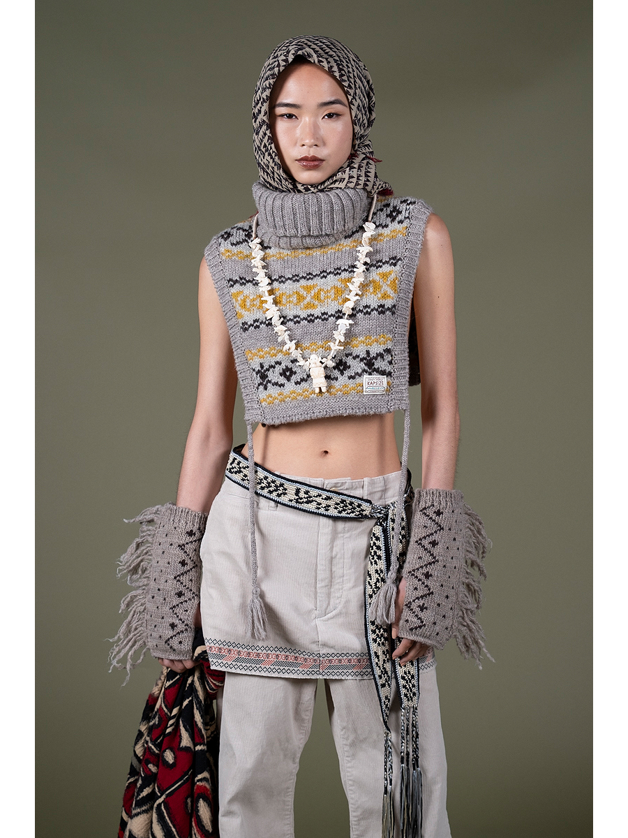 美品✨22AW✨マメクロゴウチ　フェアアイルハイネックニット　インターシャ Mame Kurogouchi(マメ) Fair Isle High Neck Knitted Top NAVY